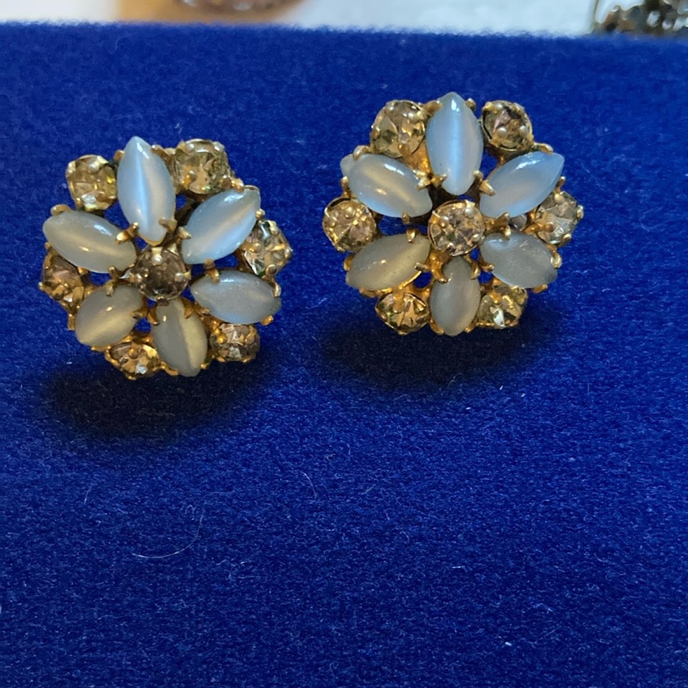 Elegant Gold and White Floral clip on Earrings